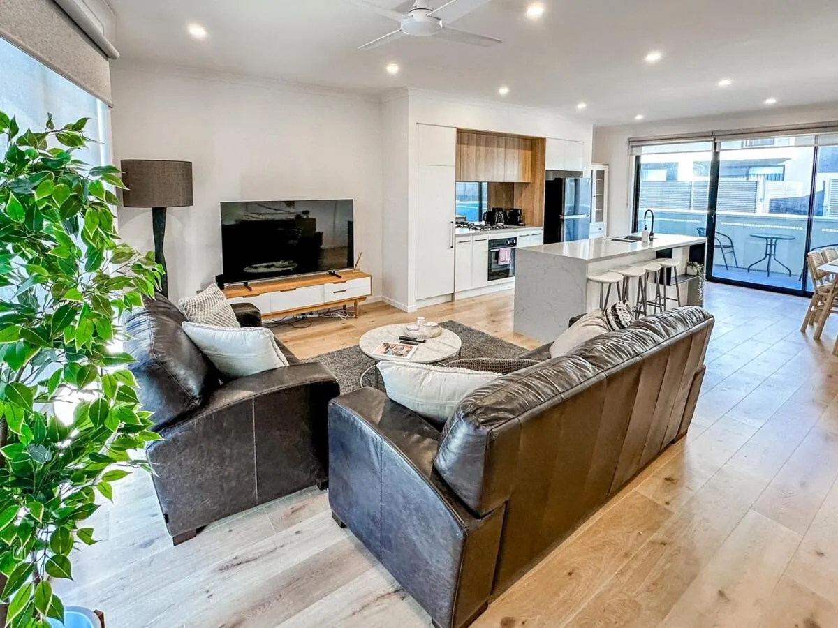 Williamstown Townhouse — 3