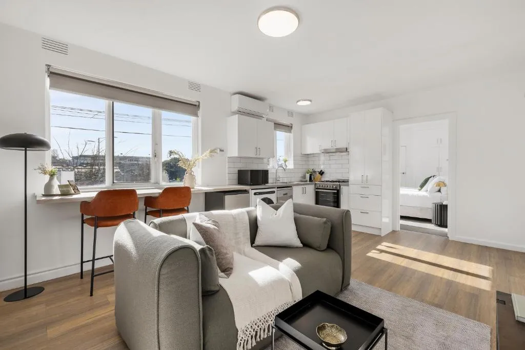Windsor Apartments by Urban Rest