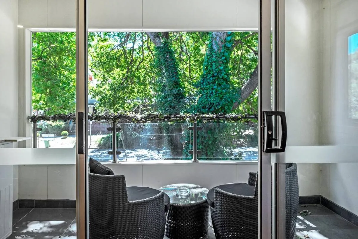 Woody lifestyle one bedroom apartment — 4