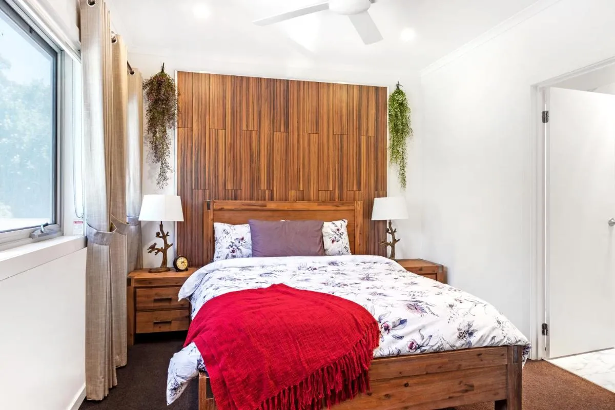 Woody lifestyle one bedroom apartment — 2