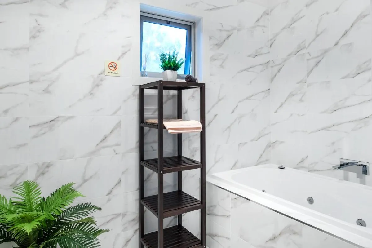 Woody lifestyle one bedroom apartment — 3