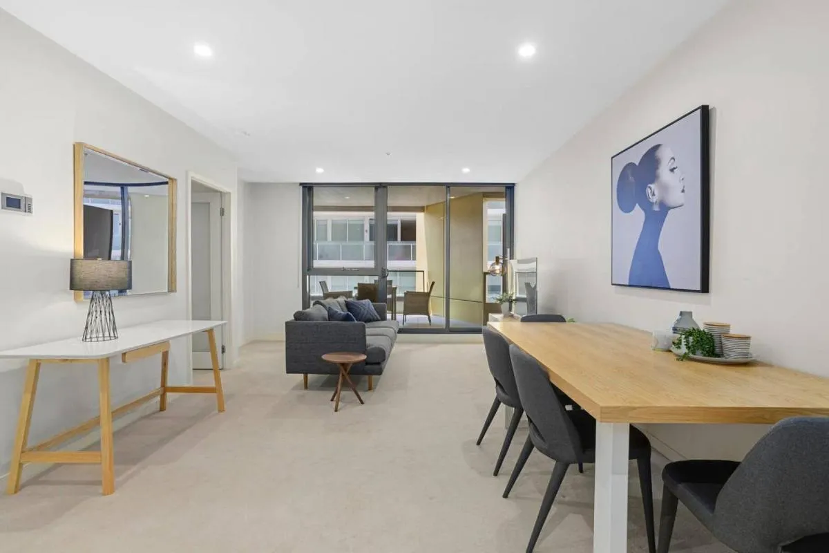 YARRA · YARRA Toorak Rd & Chapel St. Pool, Gym & Parking — 5