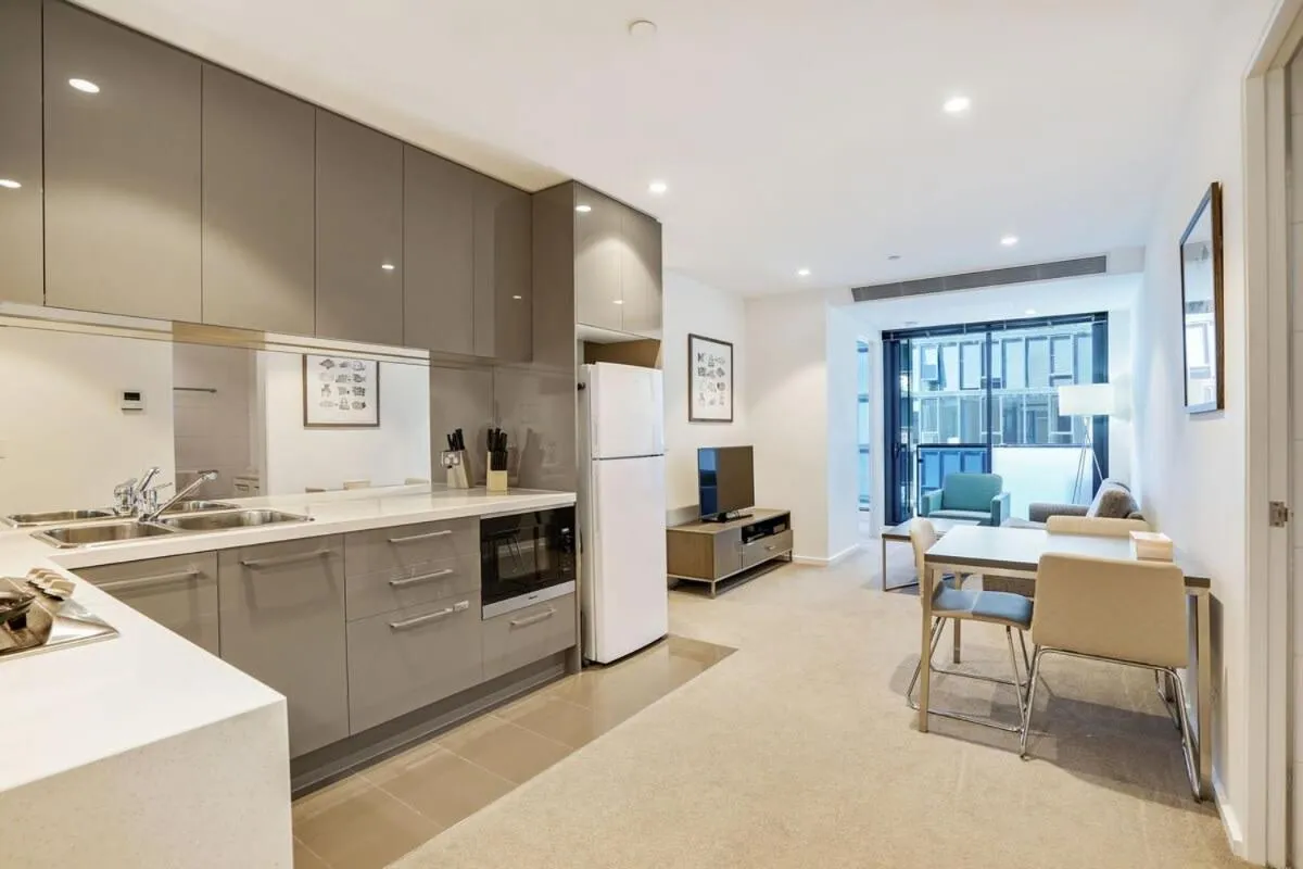 Your Own Oasis – Quiet one bedroom apt near Crown — 5