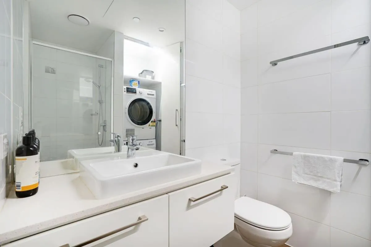 Your Own Oasis – Quiet one bedroom apt near Crown — 3