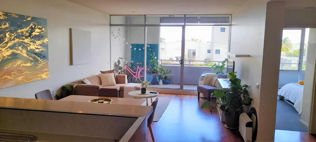 beautiful apartment 100mts near the beach in Port Melbourne