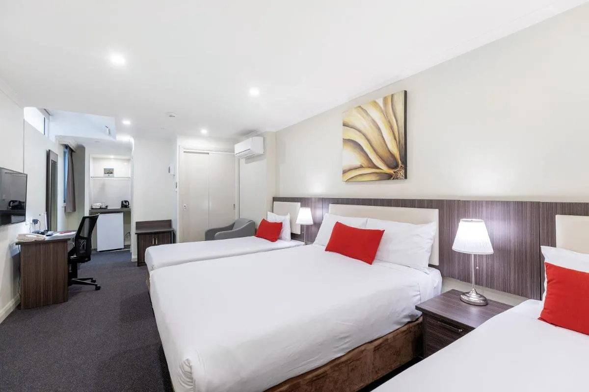 ibis Styles Kingsgate Hotel — 2