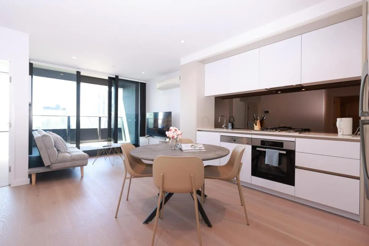 014D Spacious 2BR Abnb Apartment in Melbourne with Free Parking — 4