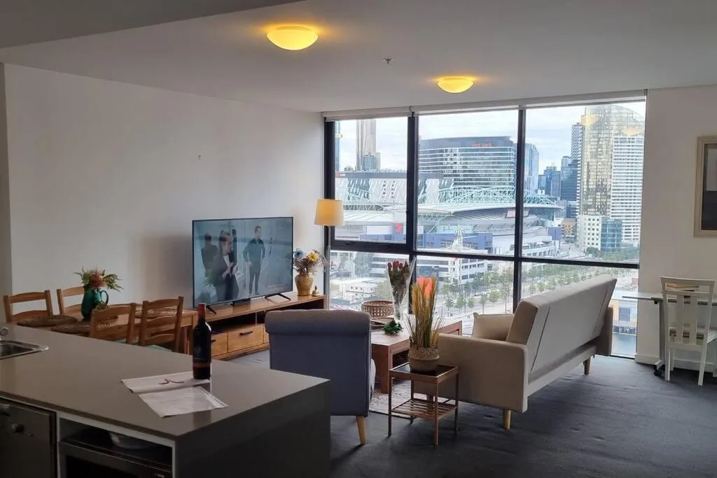 17 Floor Waterfront Apartment Docklands 2BR 2Car — 4