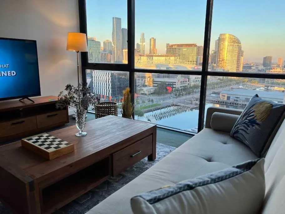 17 Floor Waterfront Apartment Docklands 2BR 2Car — 5