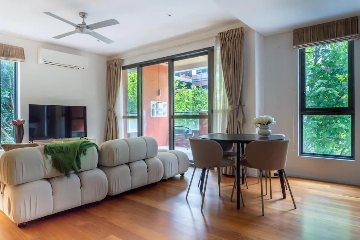 2BR Apt in Docklands WiFi City walk Water nearby — 4