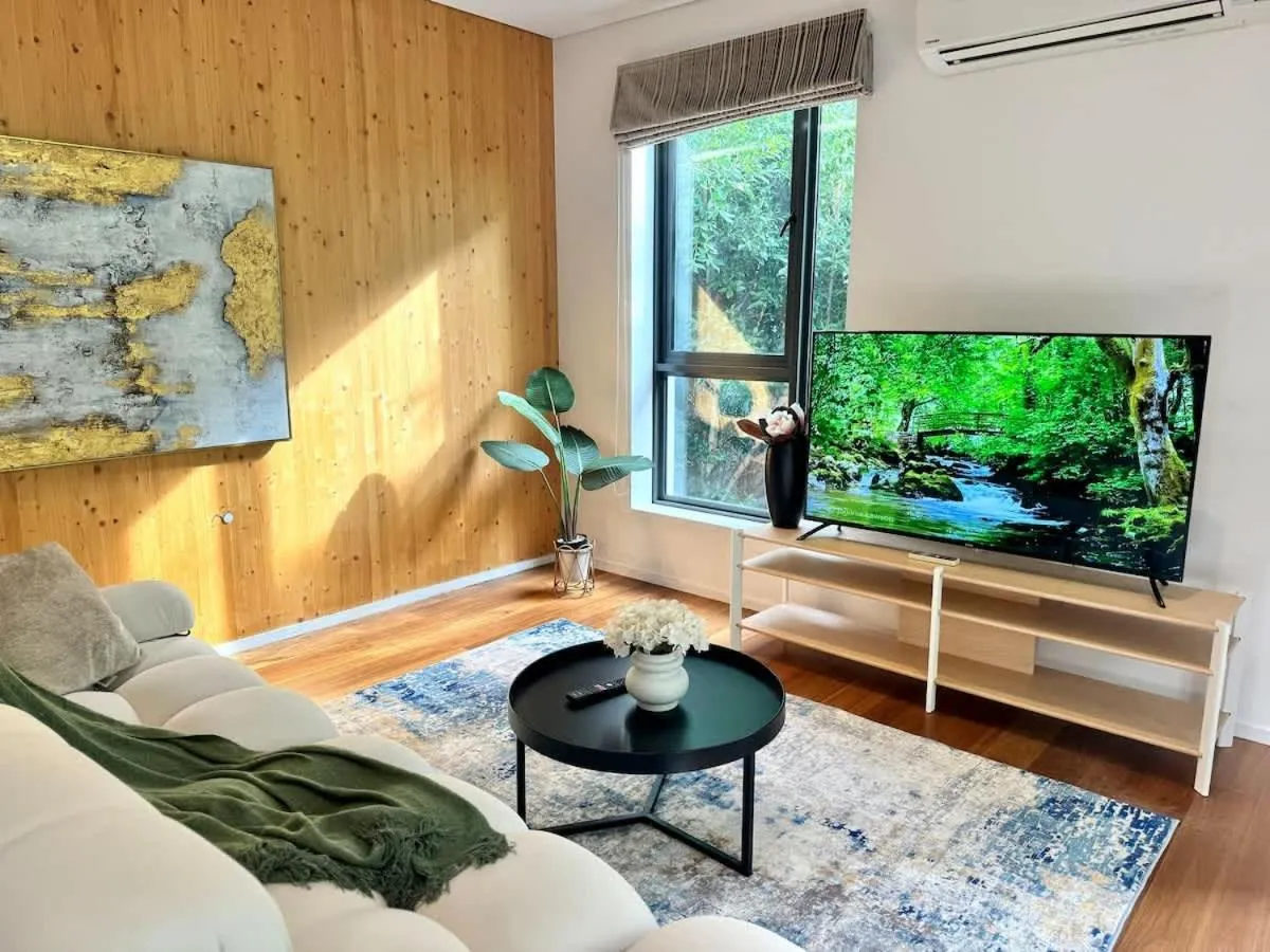 2BR Apt in Docklands WiFi City walk Water nearby — 5