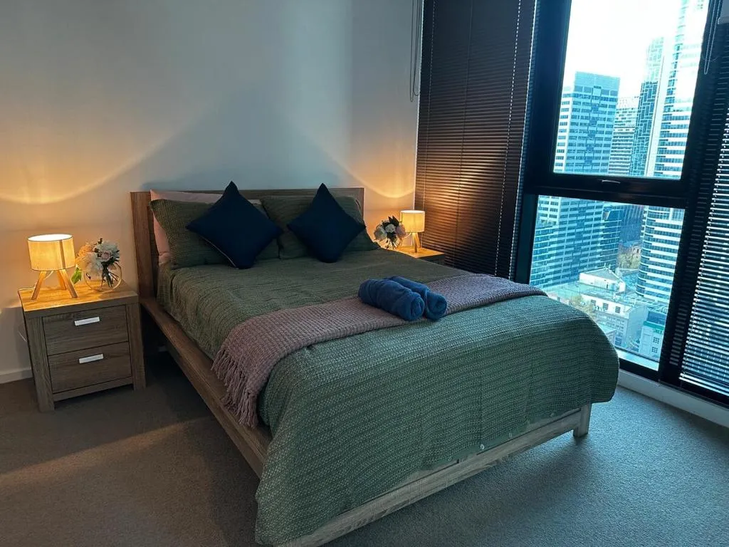 2 BR apt close to Southern Cross