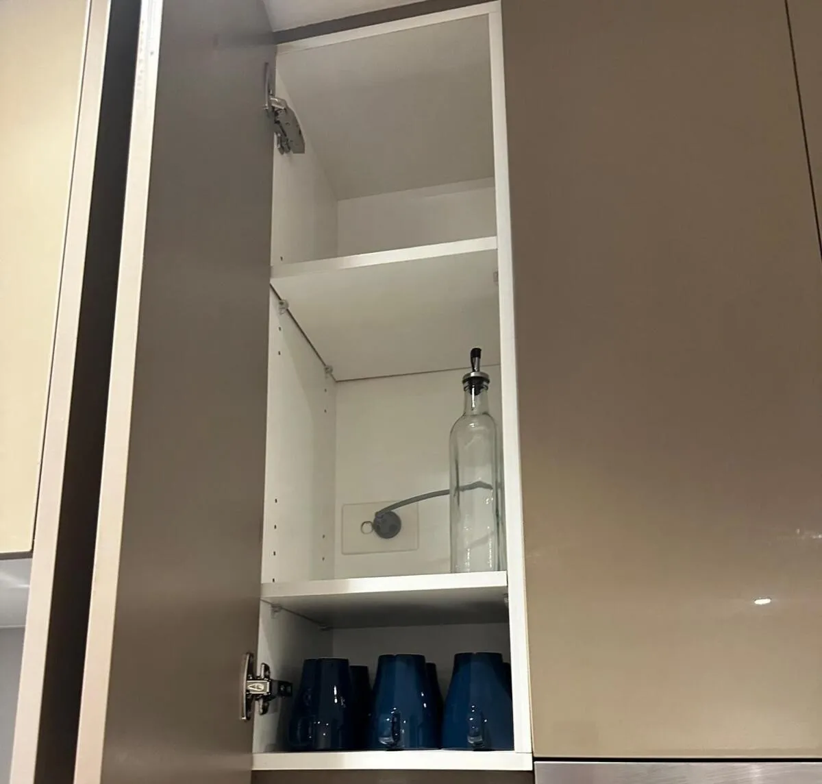 2 BR apt close to Southern Cross — 3