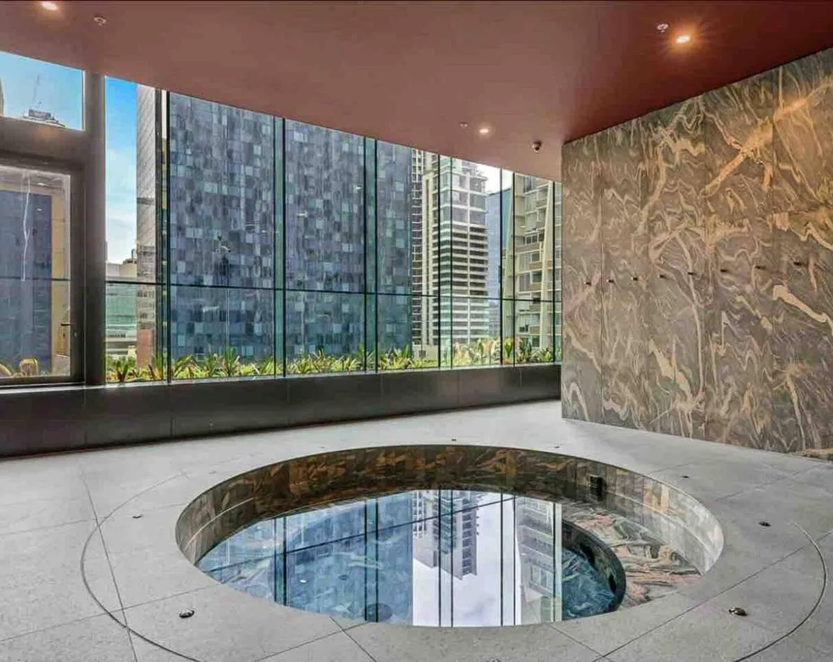 380 Melbourne — 2