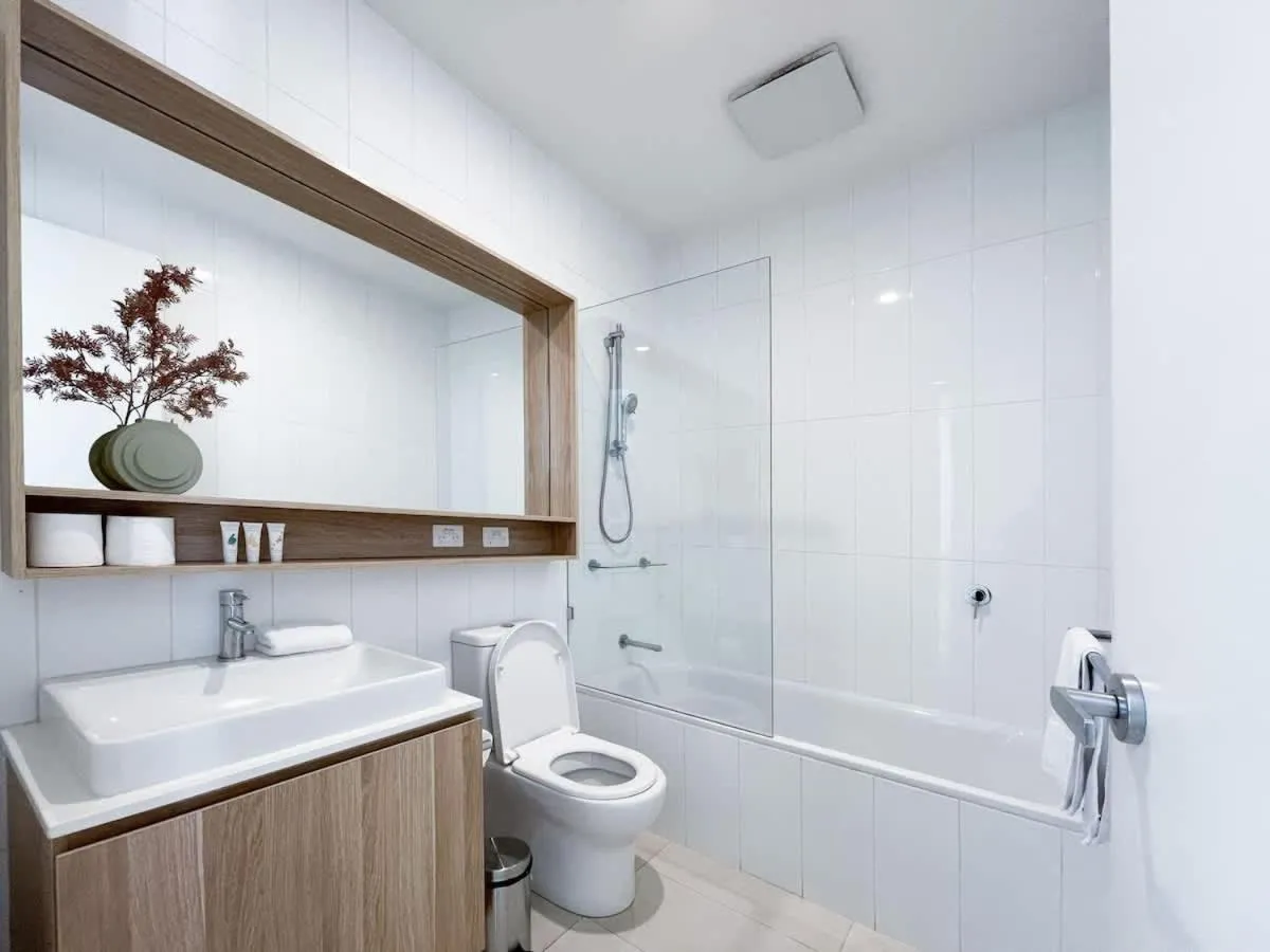 3BR Townhouse CBD Parking — 3