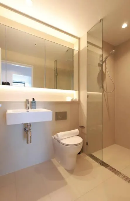 44D Stunning Ocean view 3Bedroom Abnb Apartment with Free parking — 4