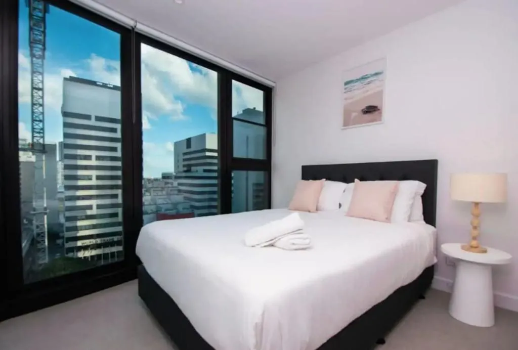 65D Modern Abnb-style 2BR Apt nr Yarra river, Free Parking