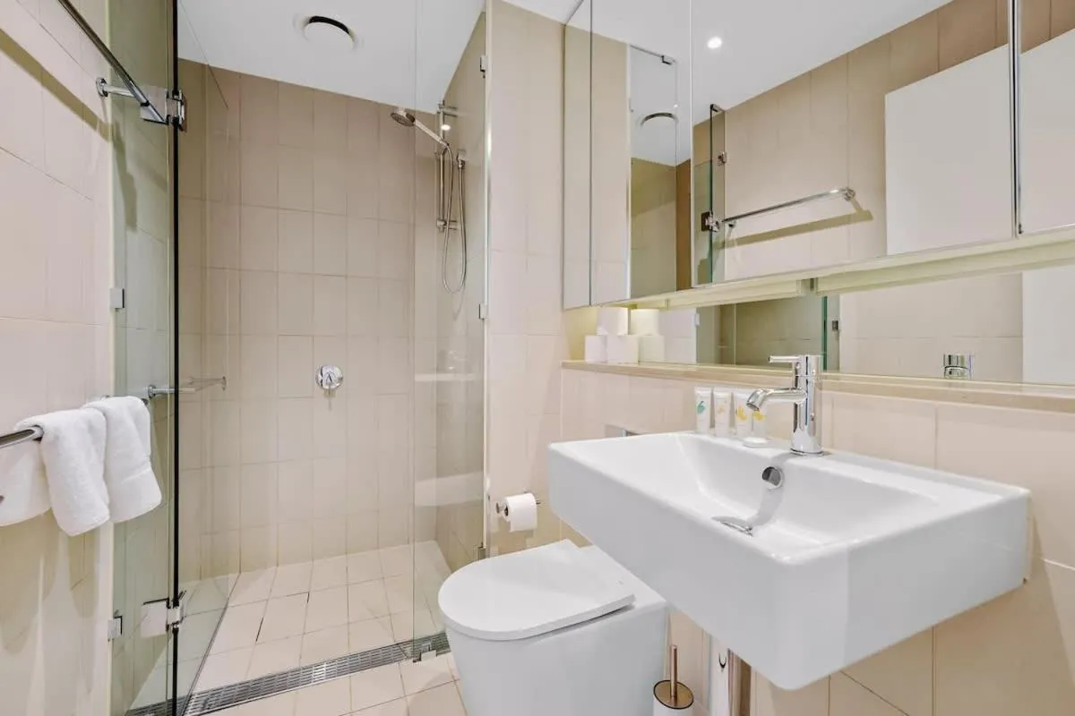889 Collins – Modern Executive 1BR Apt at Docklands — 3