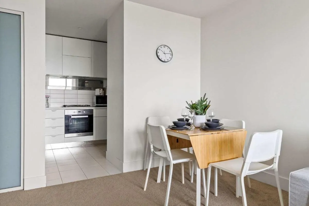 A Modern & Cozy 2BR Apartment with City Views — 4