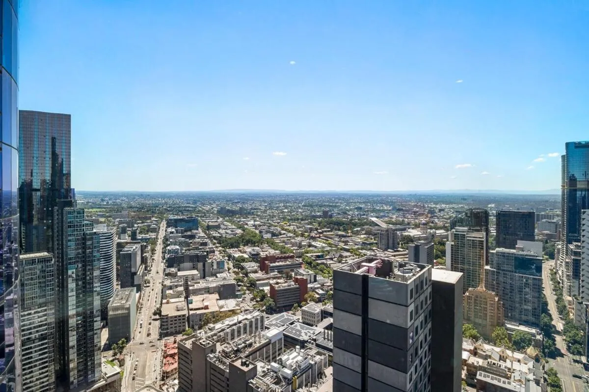 Amazing CBD Apartment with Epic Views and Free Parking! — 5