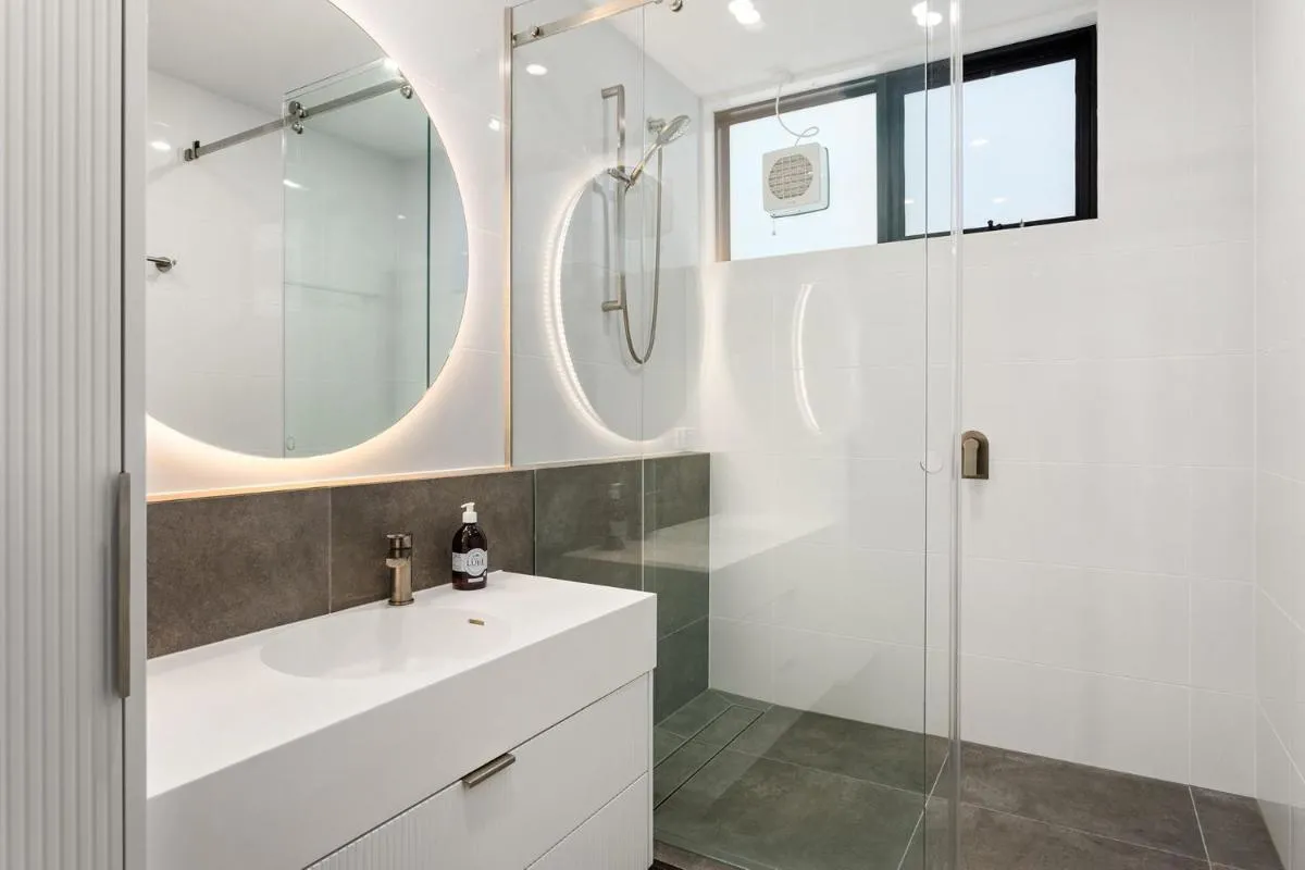 Boutique Stays – Elmtree — 3