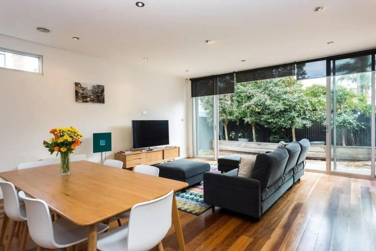 Bradman Modern Style a Walk to MCG, Swan St, CBD — 5