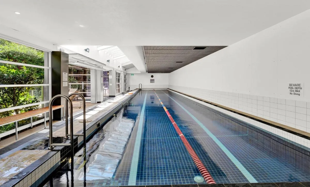 Breathtaking Views – Elegant City Stay – Central Location — 4