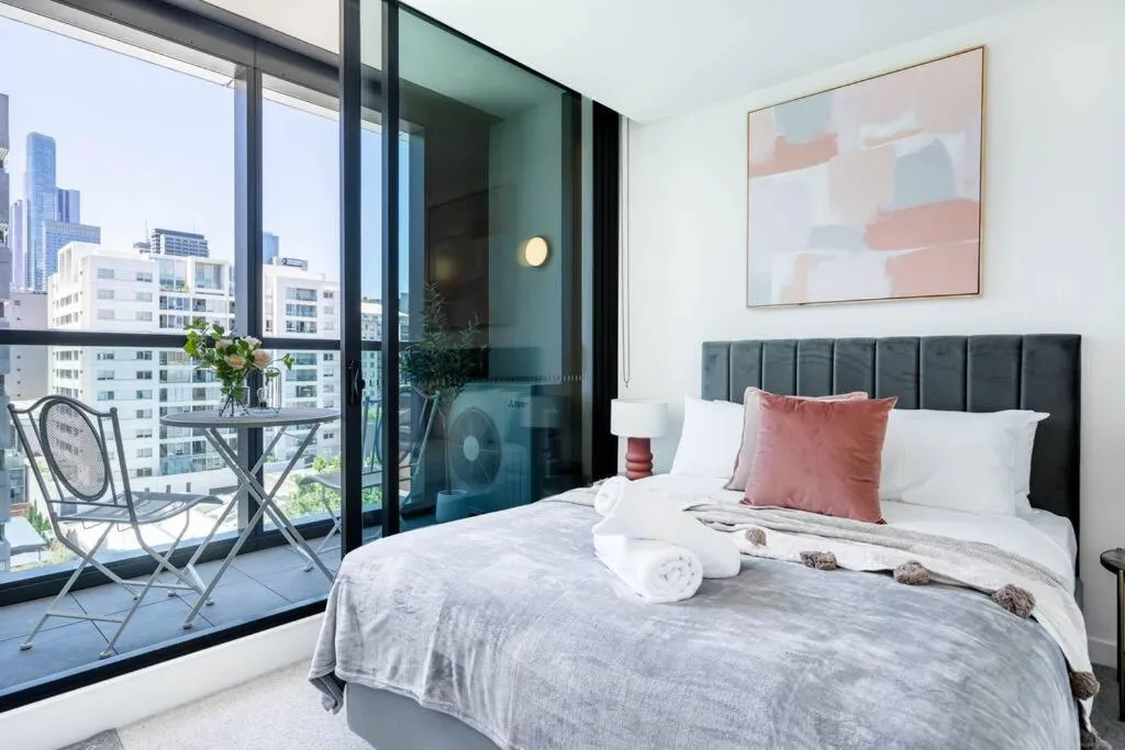 Bright 1B West Melbourne apt w free parking #MV09 — 2