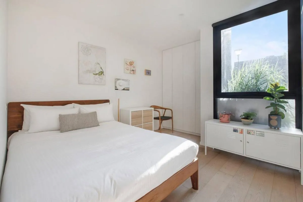 Carlton meets Fitzroy at this Leafy Urban Hideaway — 2