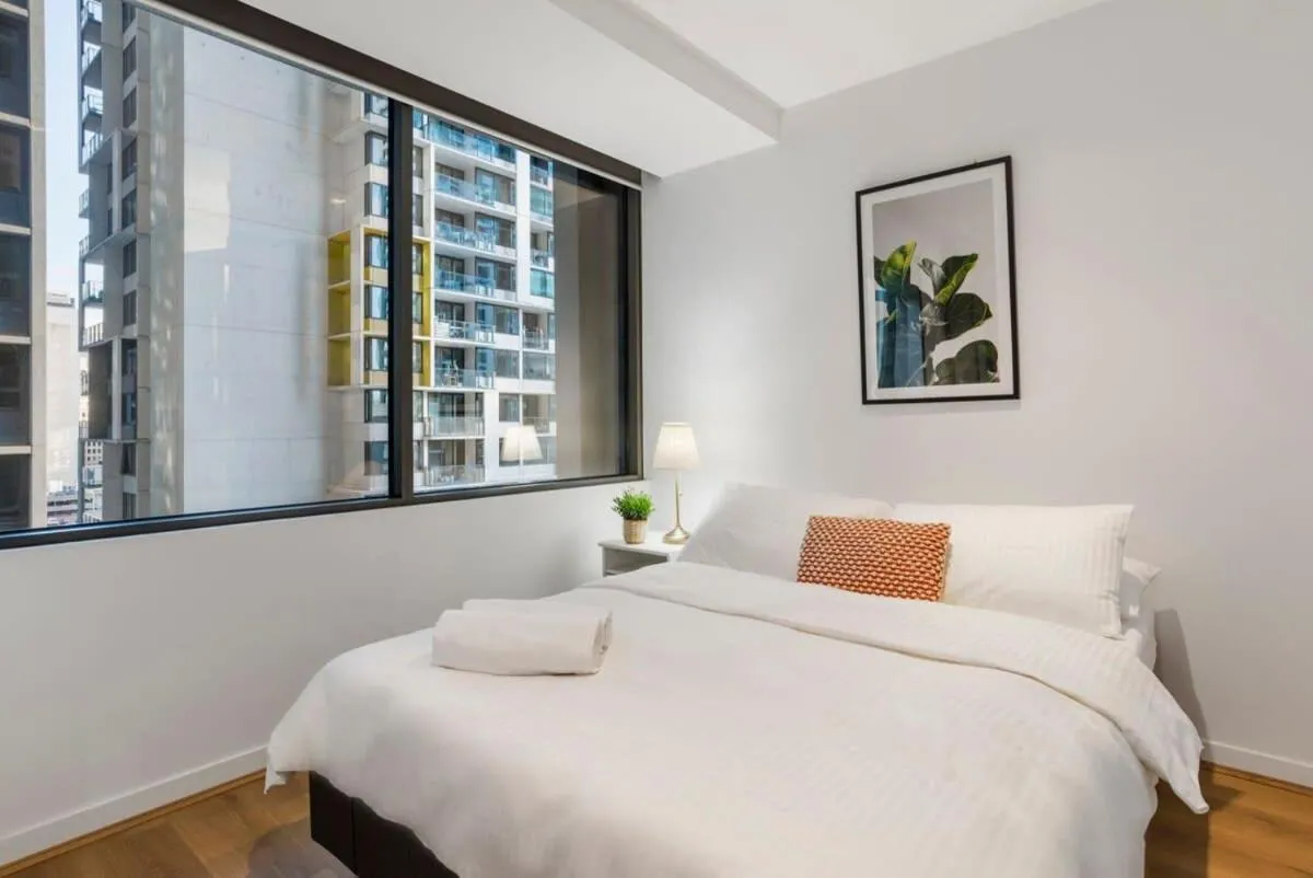 Charming 2BR Apartment with Free Parking — 2