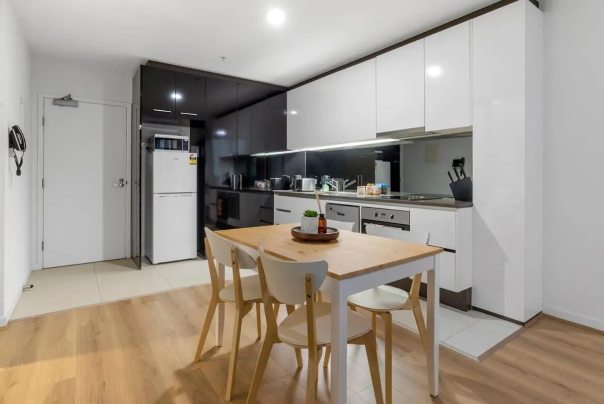 Charming 2BR Apartment with Free Parking — 5
