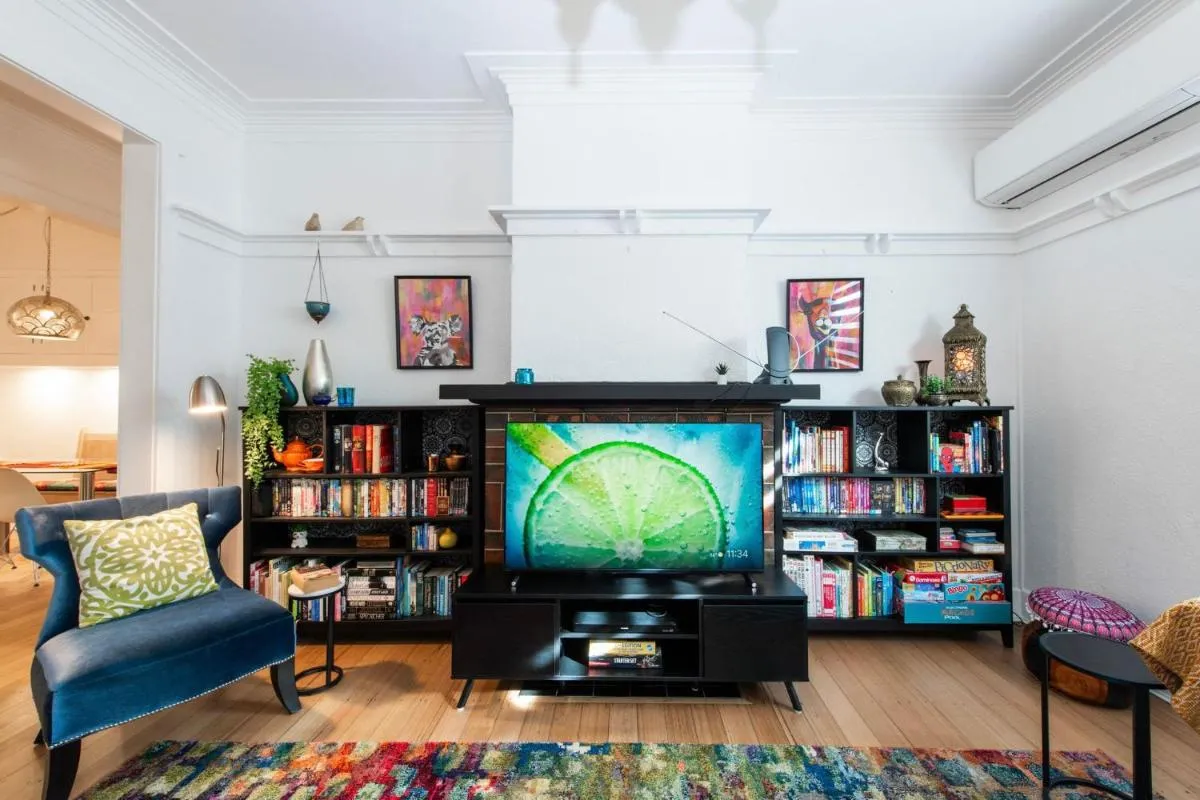 Charming 3-Bedroom Retreat by St Kilda Gardens — 5