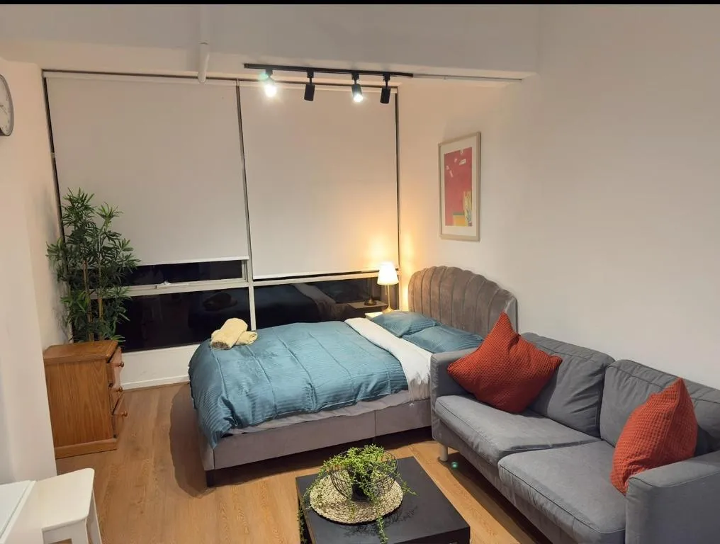 Charming Studio Retreat Lonsdale Street
