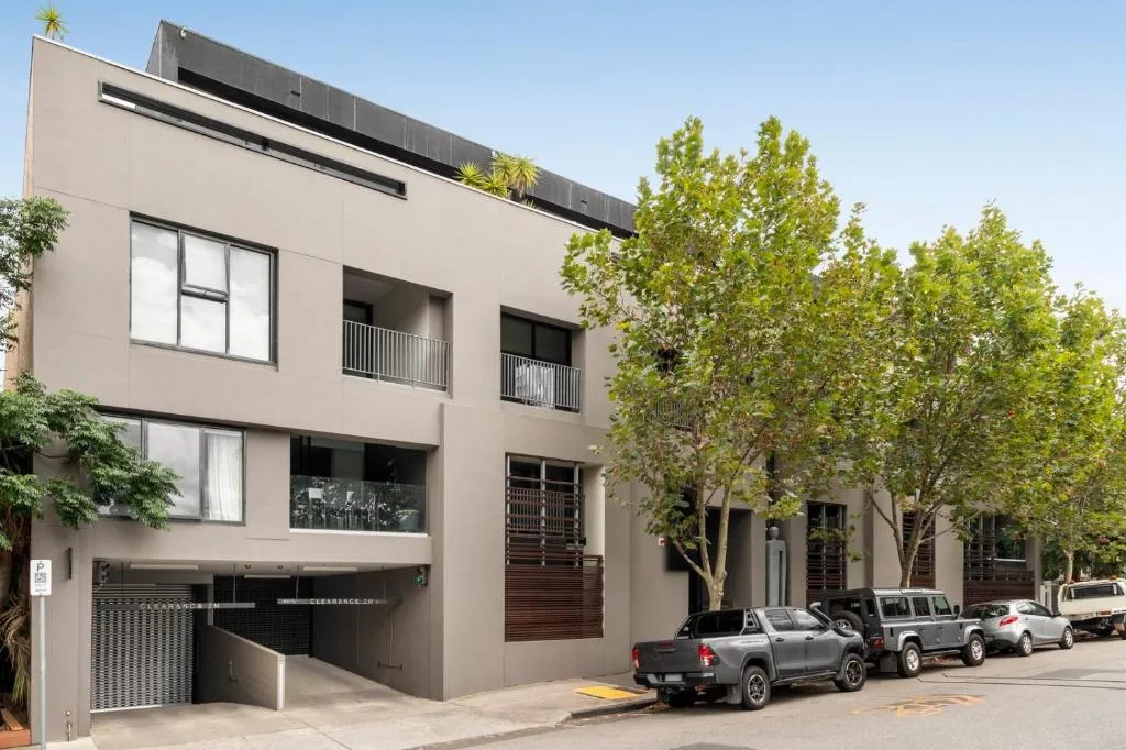 Complete Host AquaLuna Apartments