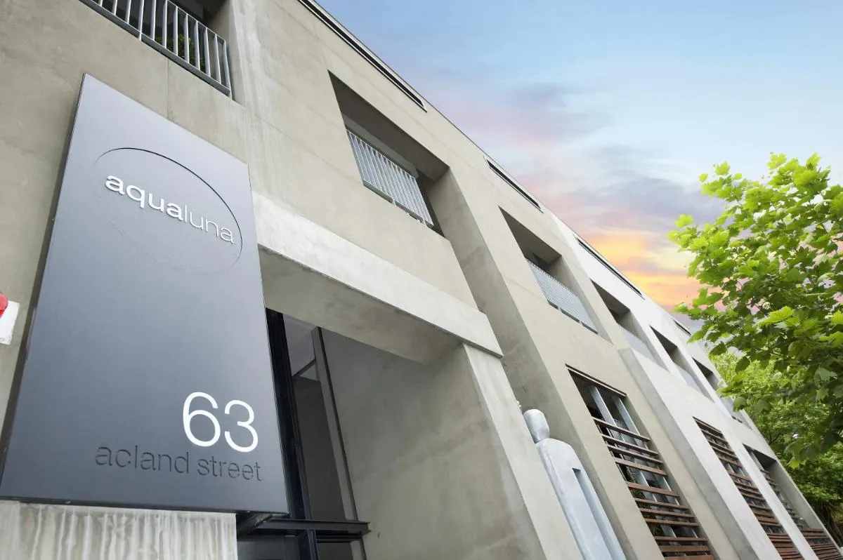 Complete Host AquaLuna Apartments — 2