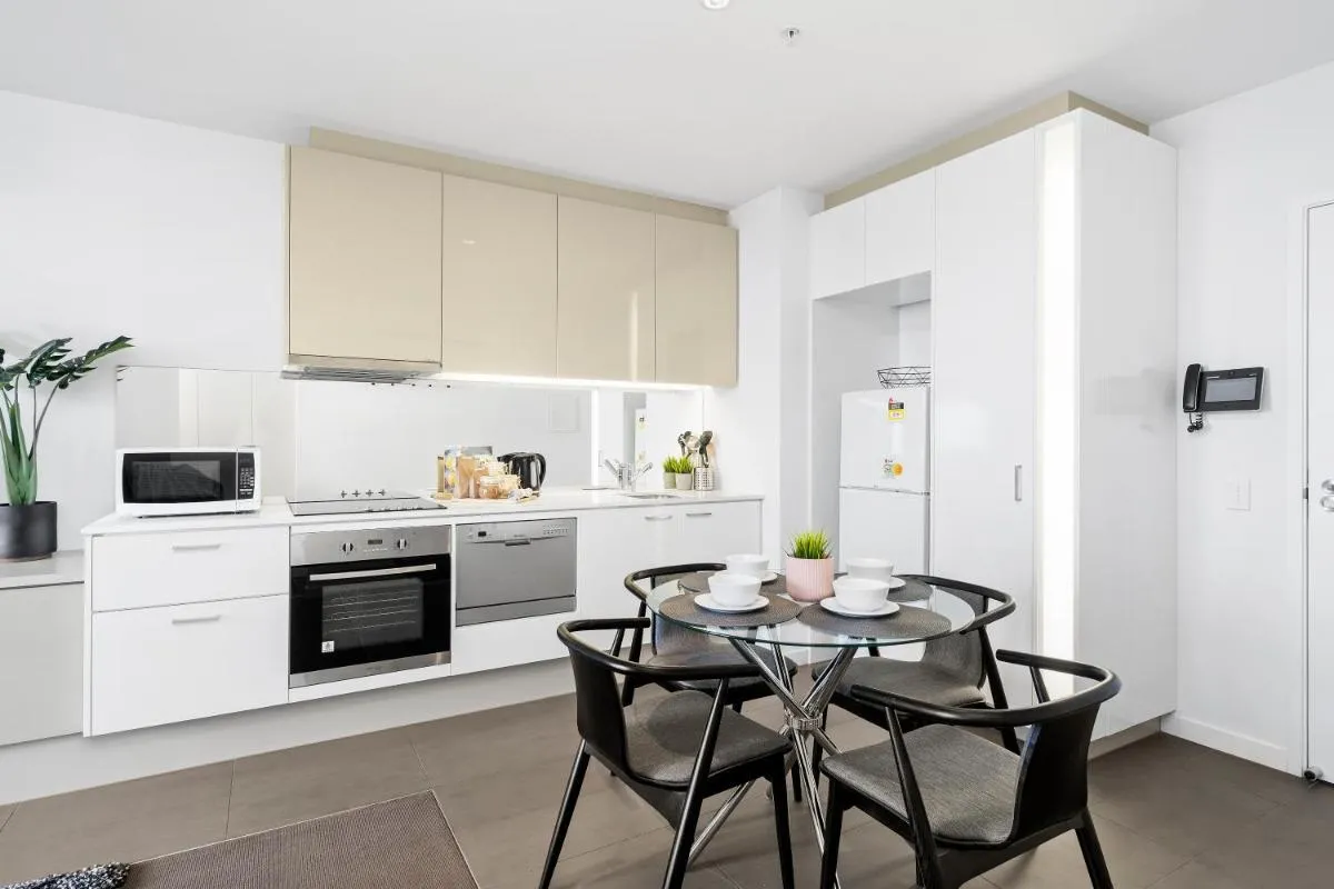 Complete Host Hudson Apartments — 5