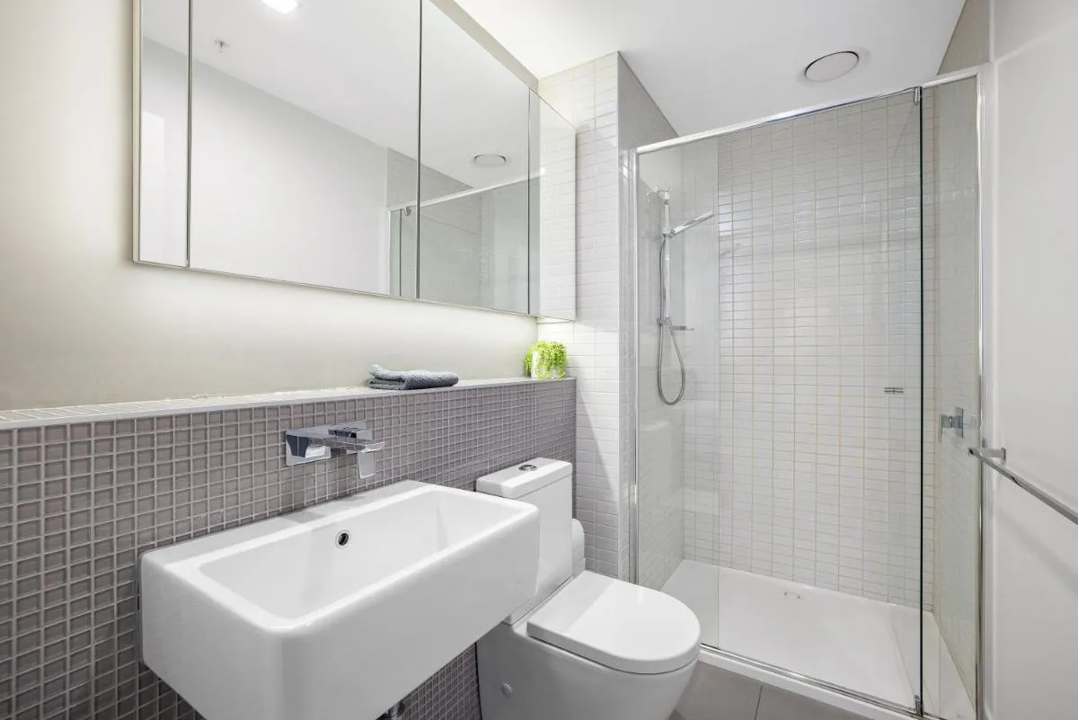 Complete Host The Fifth Apartments — 3