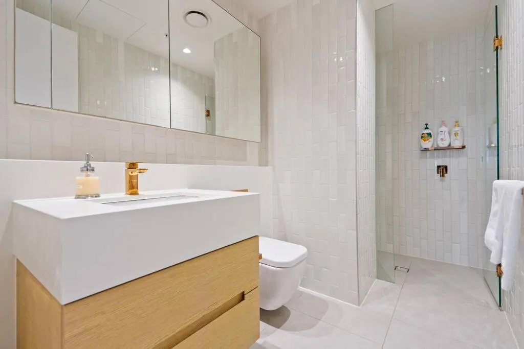 Contemporary 2BR apt in central Melb-Collins House #CH30 — 3