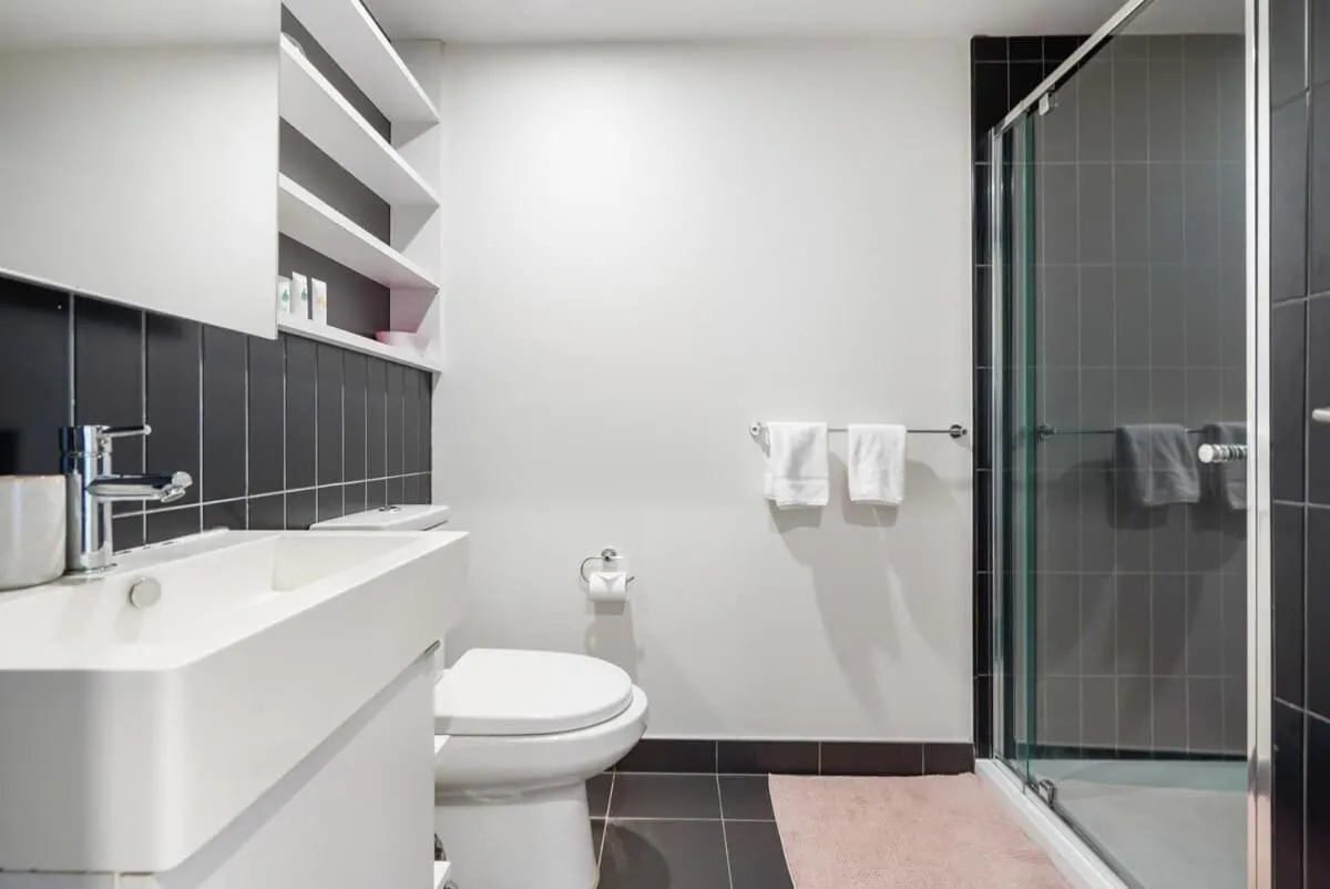 Contemporary Footscray Convenience with parking — 3