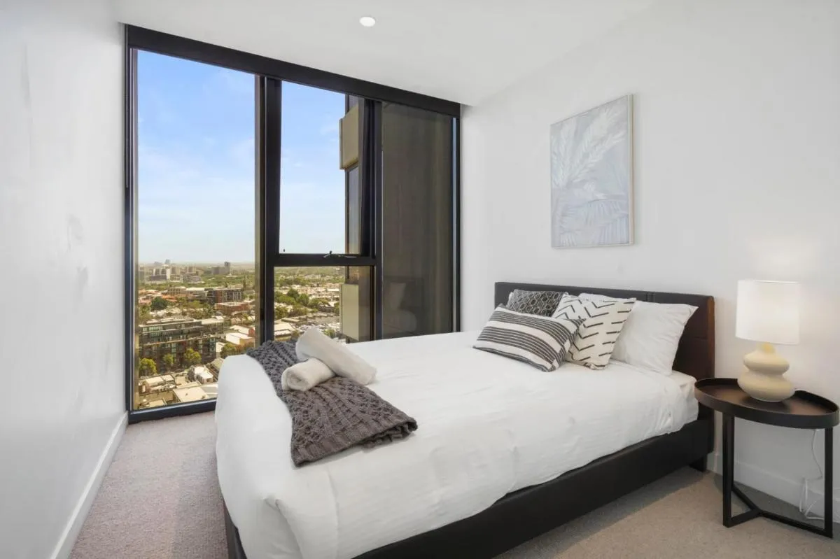 Contemporary Urban Living in West Melbourne — 4