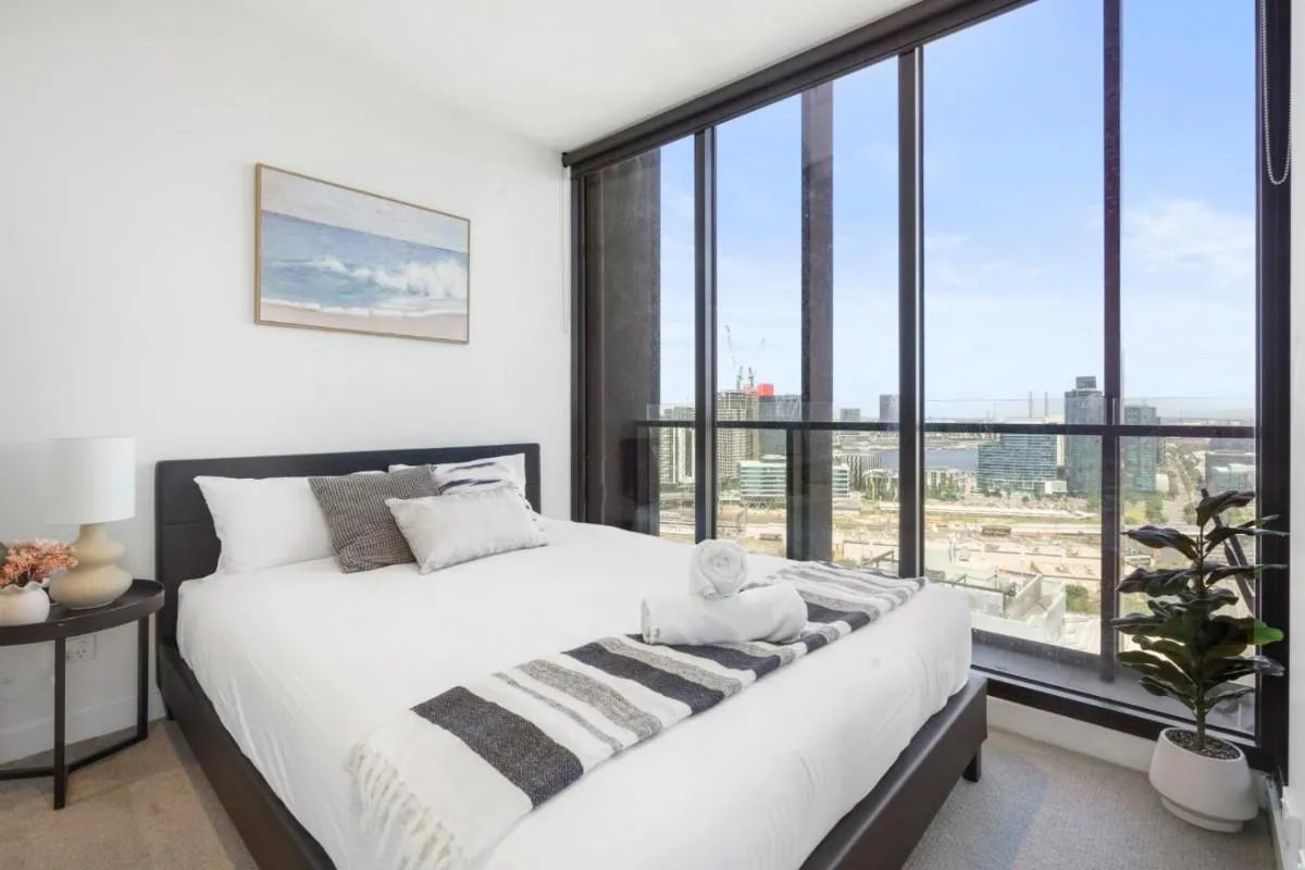 Contemporary Urban Living in West Melbourne — 2