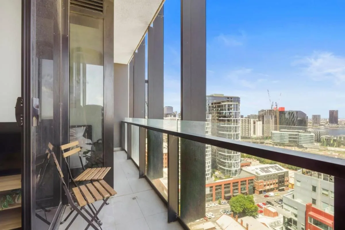 Contemporary Urban Living in West Melbourne — 5