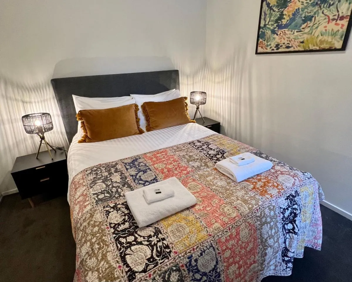 Cosmo Stays- Boutique Apartment Perfect Location — 2