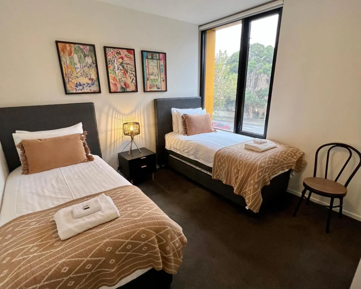 Cosmo Stays- Boutique Apartment Perfect Location — 3