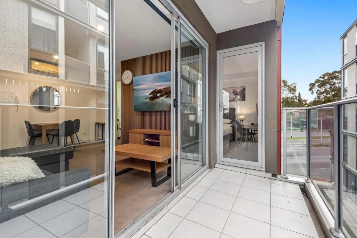 Cosy 1-Bed with Balcony in Trendy St Kilda — 5