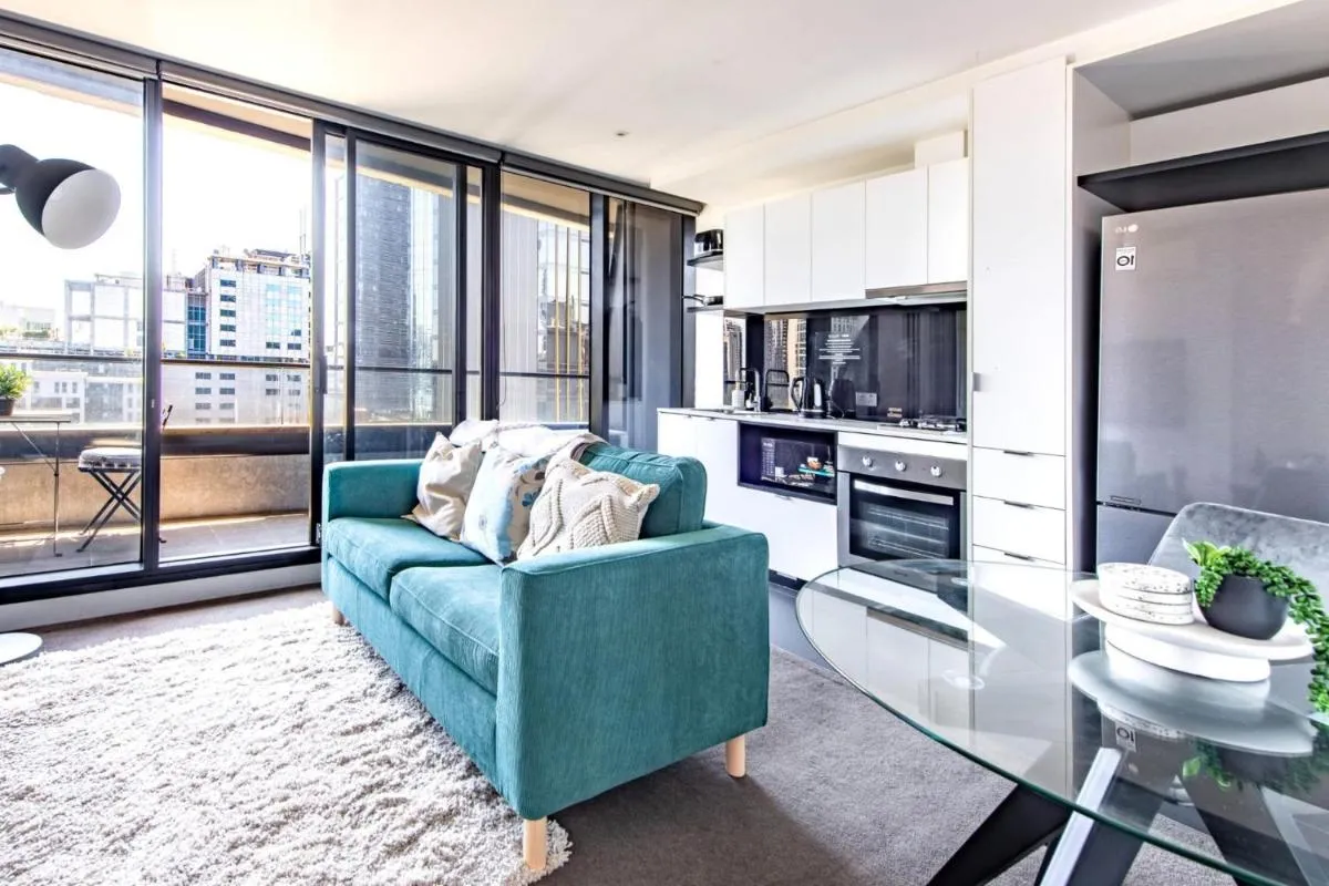 Cosy 1-Bedroom Retreat with Gym Access — 3