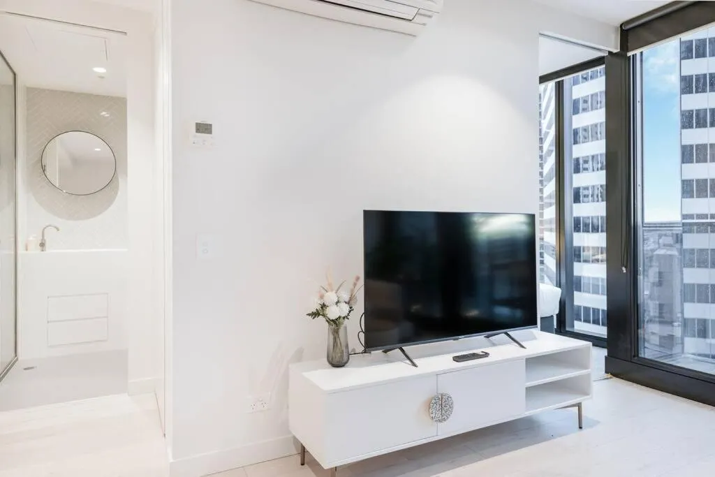 Cozy 1B apt in Central Mel -unbeatable location-#EQ16 — 5