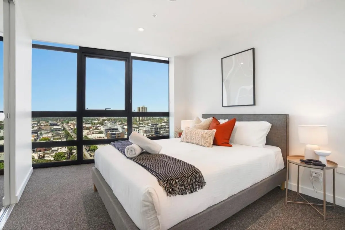 Deluxe Living in Southbank, Parking Available T&Cs — 3