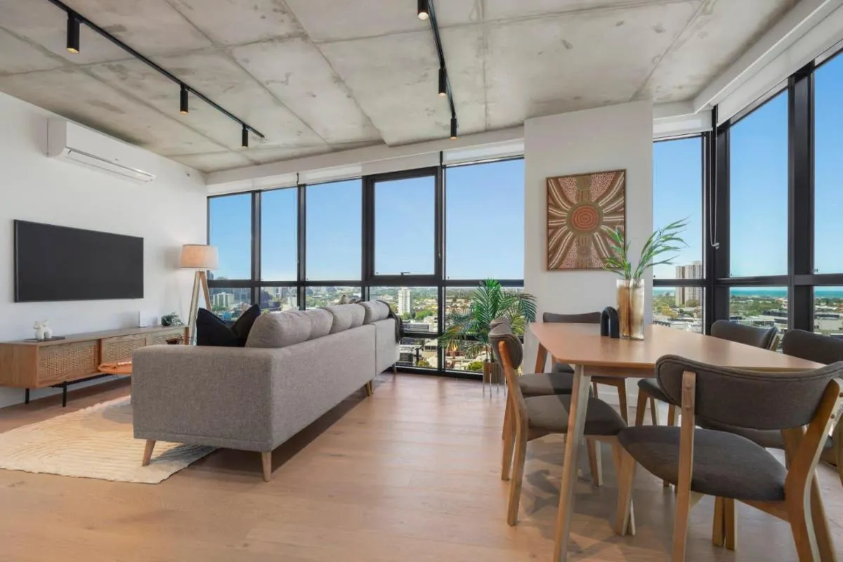 Deluxe Living in Southbank, Parking Available T&Cs — 4