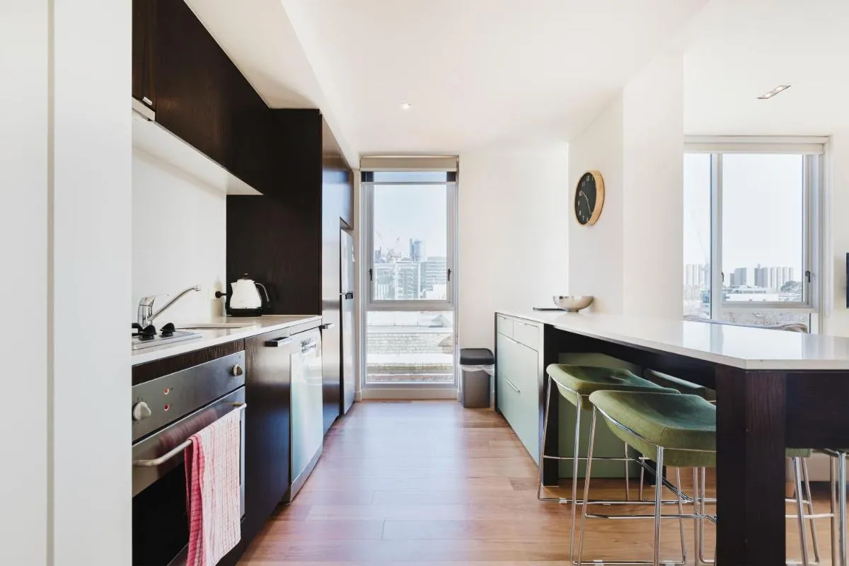 Easy Eastside – Urban Chic with a Rooftop Pool Oasis — 5